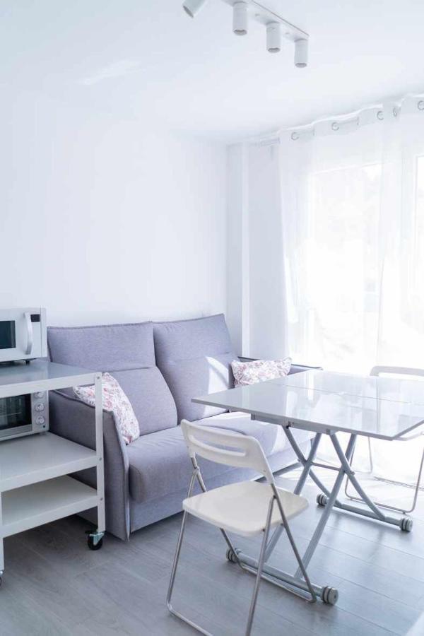 1 Room Pedregalejo Malaga Ngoại thất bức ảnh